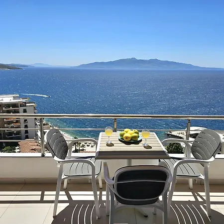 Panorama View In 271 Apartamento